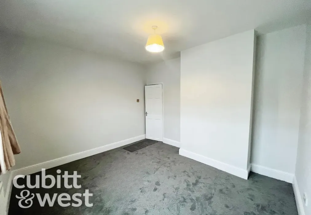  - DEPOSIT ALTERNATIVE AVAILABLE Hampshire Street PO1 - Wards of Kent