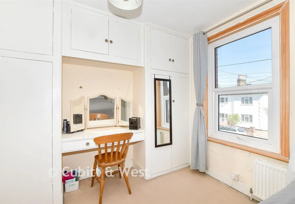 Bedroom 1 - Wivelsfield Road, Haywards Heath, West Sussex - Wards of Kent