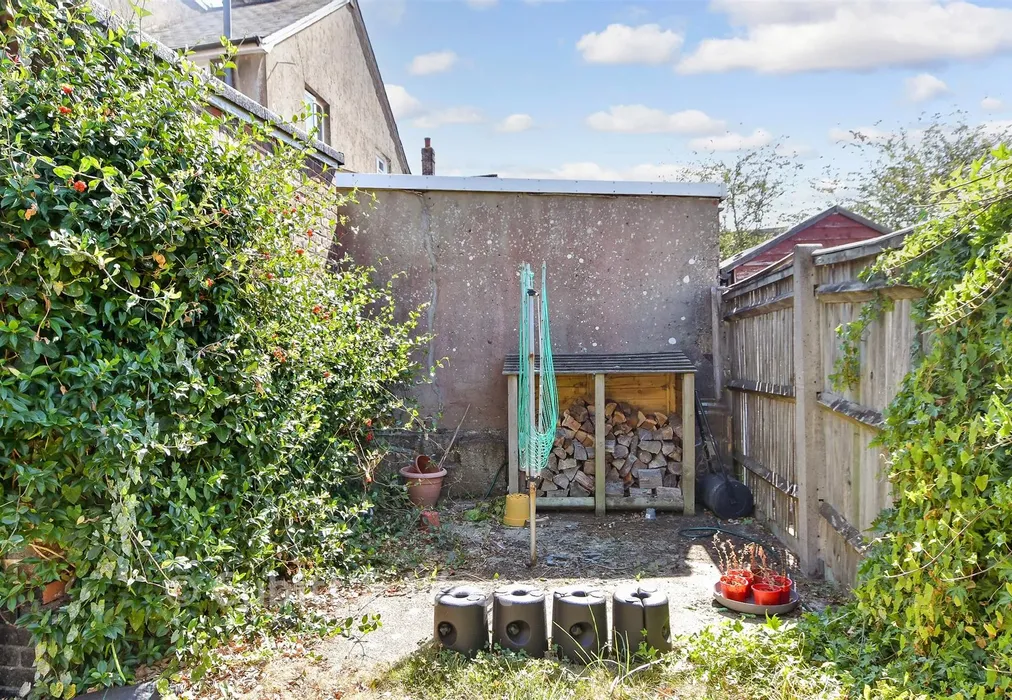 Rear Garden - Wivelsfield Road, Haywards Heath, West Sussex - Wards of Kent
