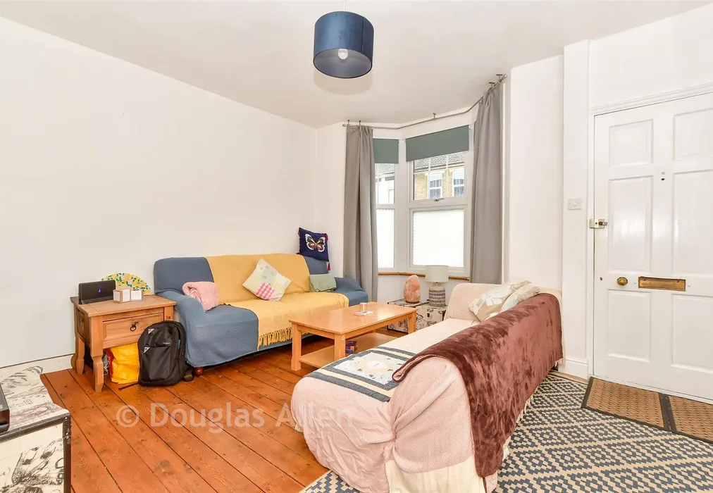 Lounge - Eastbrook Road, Waltham Abbey, Essex - Wards of Kent