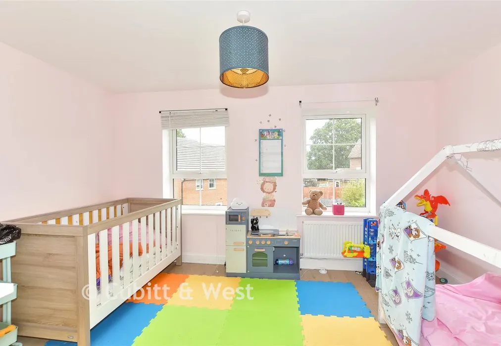 Bedroom 3 - Bedivere Road, Crawley, West Sussex - Wards of Kent
