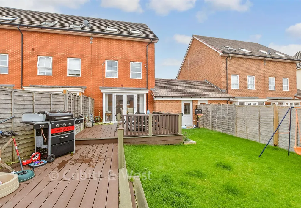 Rear Garden - Bedivere Road, Crawley, West Sussex - Wards of Kent