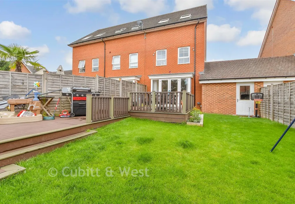 Rear Garden - Bedivere Road, Crawley, West Sussex - Wards of Kent