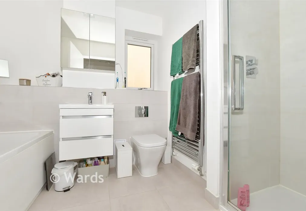 Bathroom - Ruben Crescent, New Romney, Kent - Wards of Kent