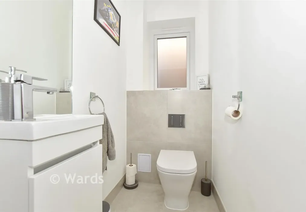 Bathroom - Ruben Crescent, New Romney, Kent - Wards of Kent