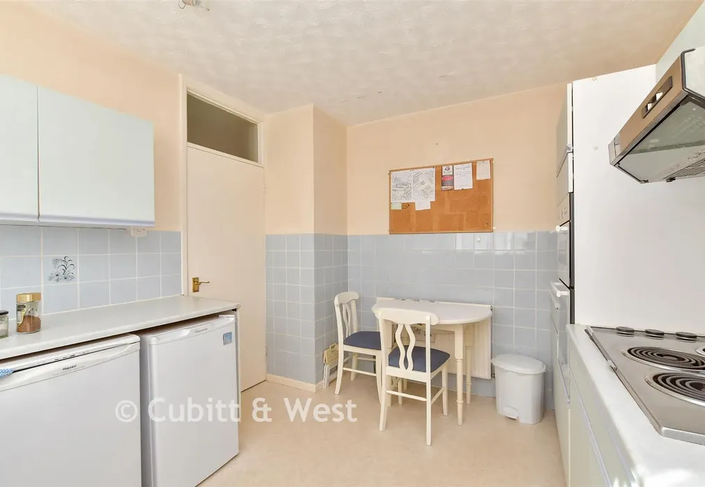 Kitchen - The Rowans, Worthing, West Sussex - Wards of Kent