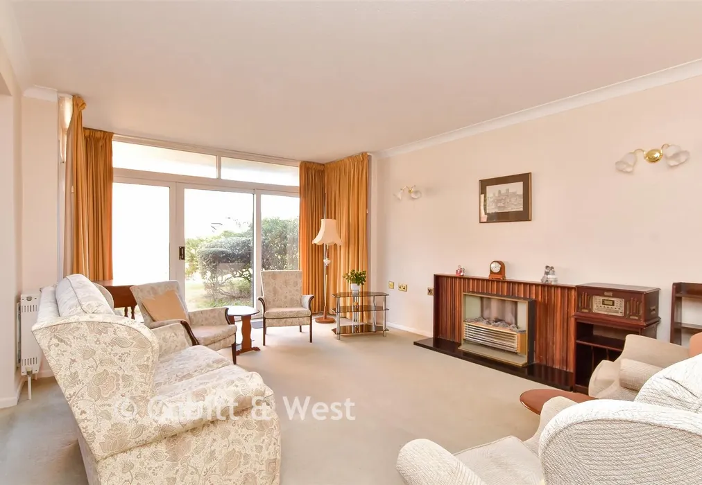 Lounge/ Diner - The Rowans, Worthing, West Sussex - Wards of Kent