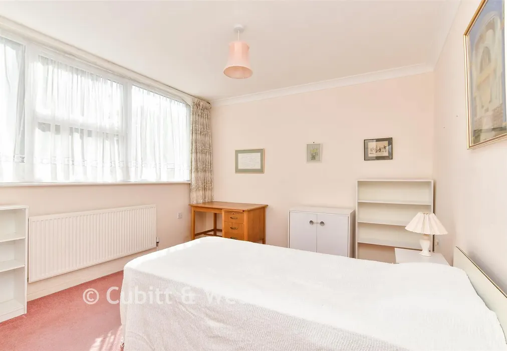 Bedroom 2 - The Rowans, Worthing, West Sussex - Wards of Kent