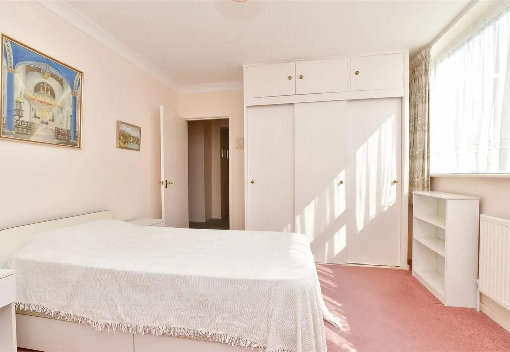 Bedroom 2 - The Rowans, Worthing, West Sussex - Wards of Kent