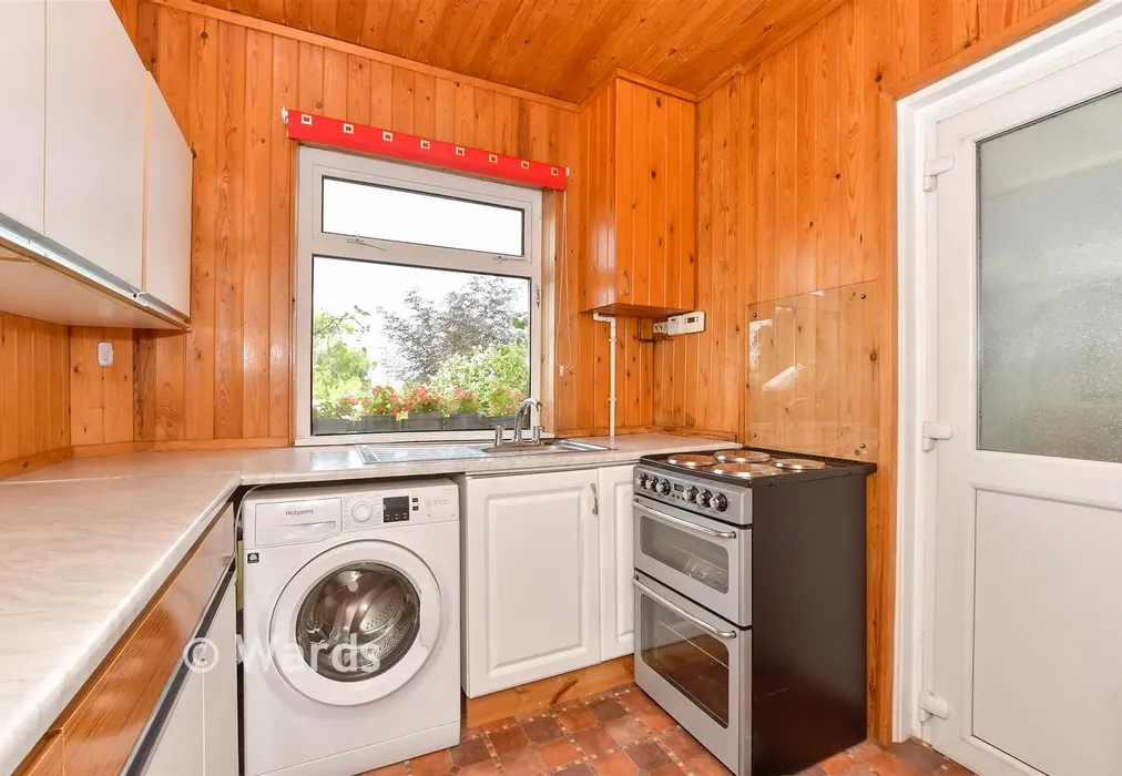 Kitchen - Invicta Road, Margate, Kent - Wards of Kent