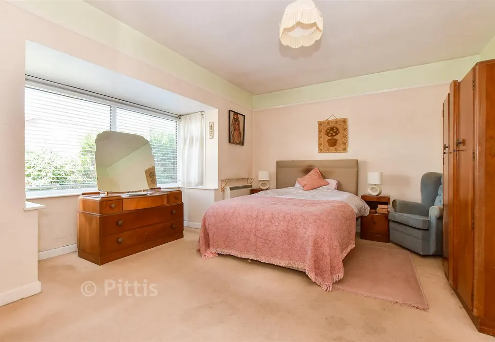 Bedroom 1 - Vinings Gardens, Sandown, Isle of Wight - Wards of Kent