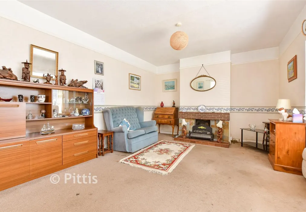 Lounge - Vinings Gardens, Sandown, Isle of Wight - Wards of Kent