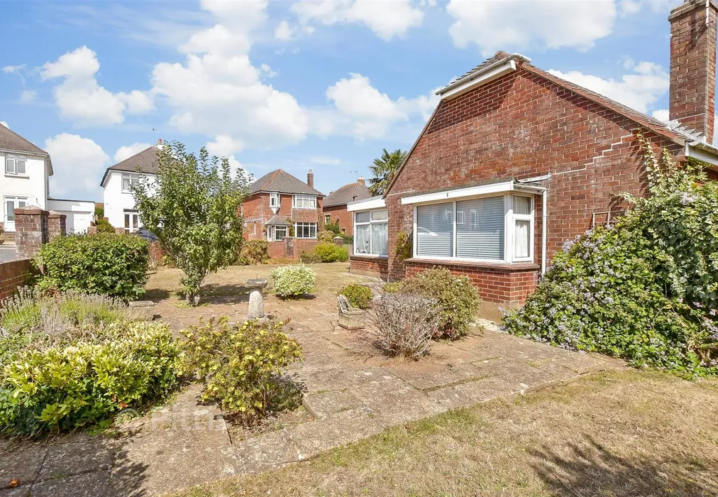 Front Garden - Vinings Gardens, Sandown, Isle of Wight - Wards of Kent