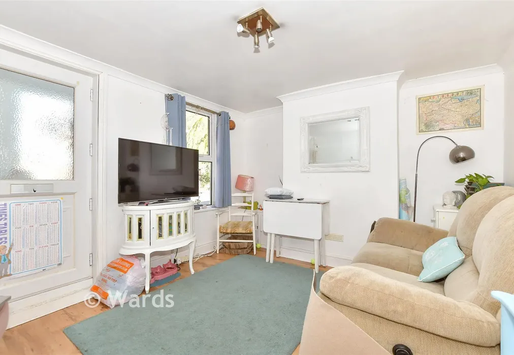 Lounge - Prospect Road, Minster, Kent - Wards of Kent
