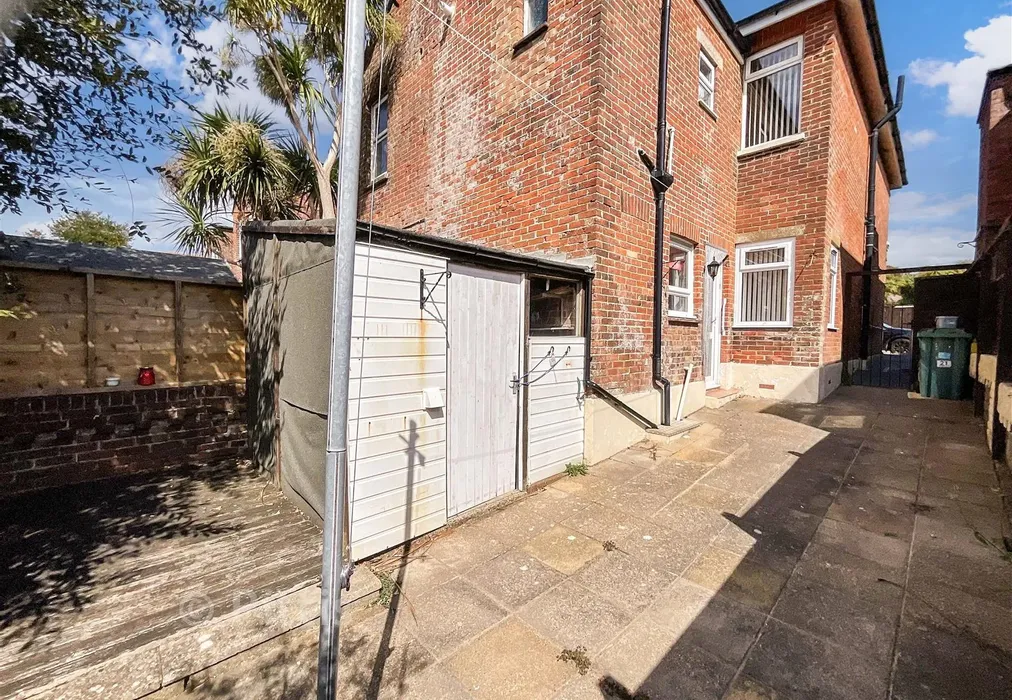 Courtyard Rear Garden - Ranelagh Road, Sandown, Isle of Wight - Wards of Kent