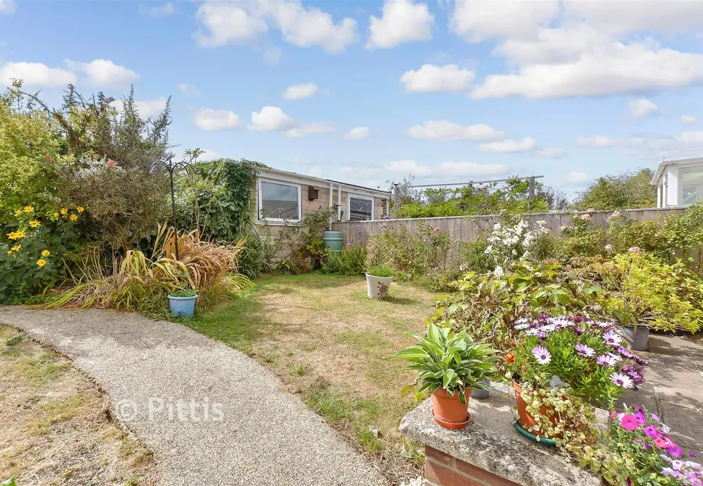 Rear Garden - Mountbatten Drive, Newport, Isle of Wight - Wards of Kent