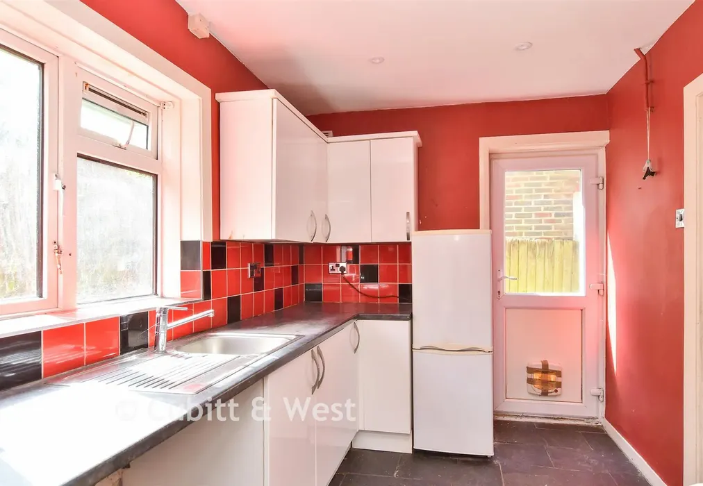 Kitchen - Hodshrove Road, Brighton, East Sussex - Wards of Kent