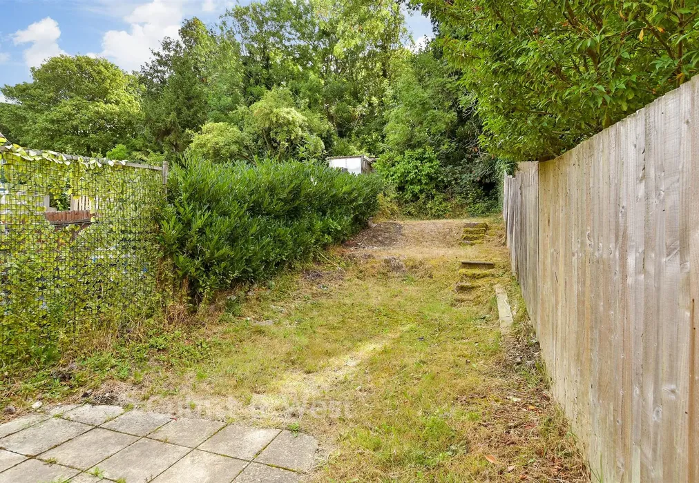 Rear Garden - Hodshrove Road, Brighton, East Sussex - Wards of Kent