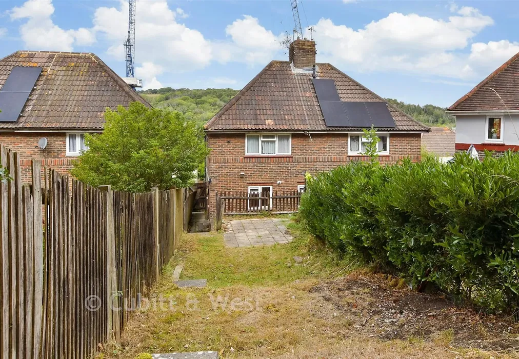Rear Garden - Hodshrove Road, Brighton, East Sussex - Wards of Kent
