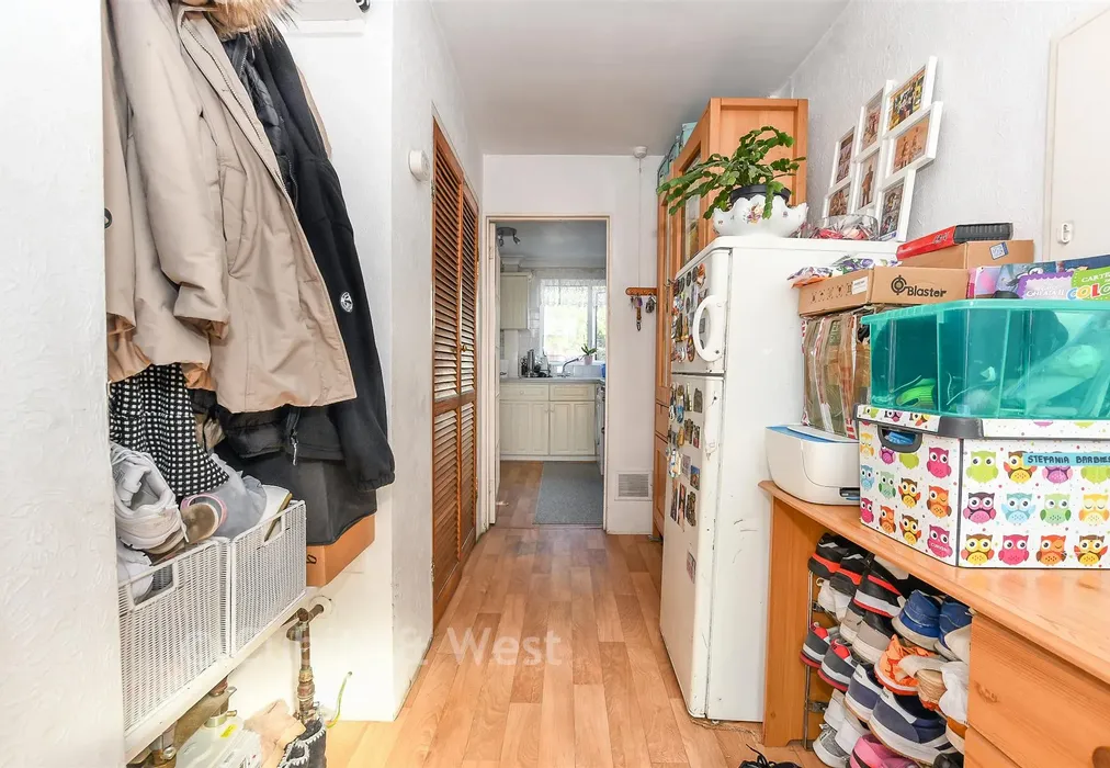 Study - Thatcher Close, Crawley, West Sussex - Wards of Kent