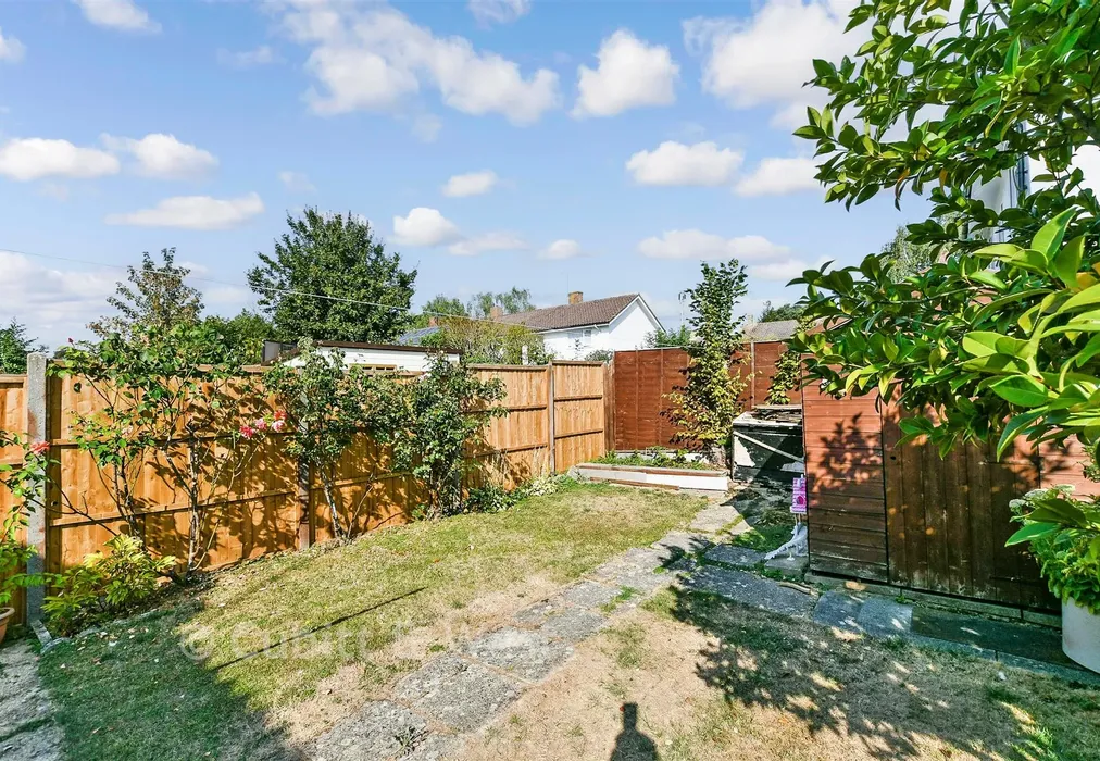 Rear Garden - Thatcher Close, Crawley, West Sussex - Wards of Kent