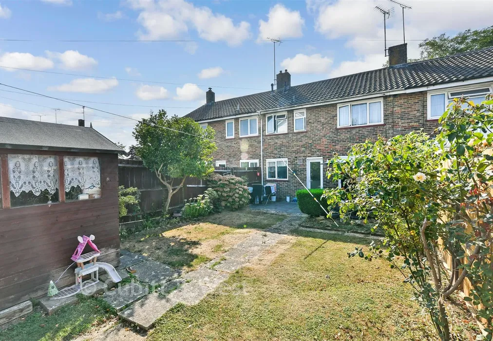 Rear Garden - Thatcher Close, Crawley, West Sussex - Wards of Kent