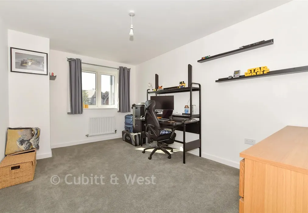 Bedroom 2 - Calvert Link, Horsham, West Sussex - Wards of Kent