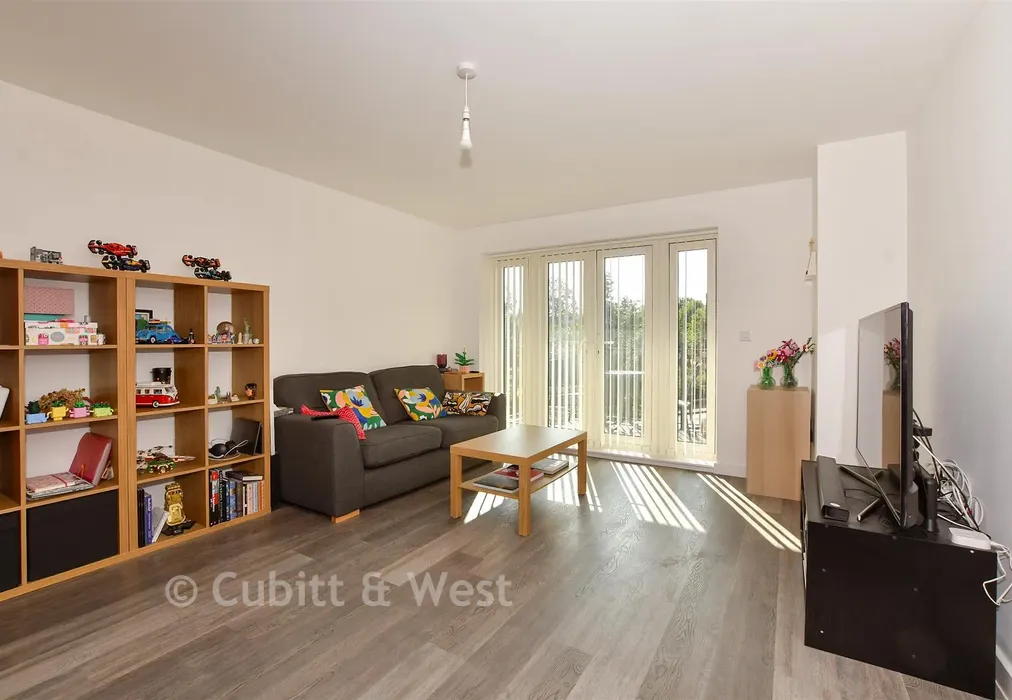 Lounge/Kitchen - Calvert Link, Horsham, West Sussex - Wards of Kent