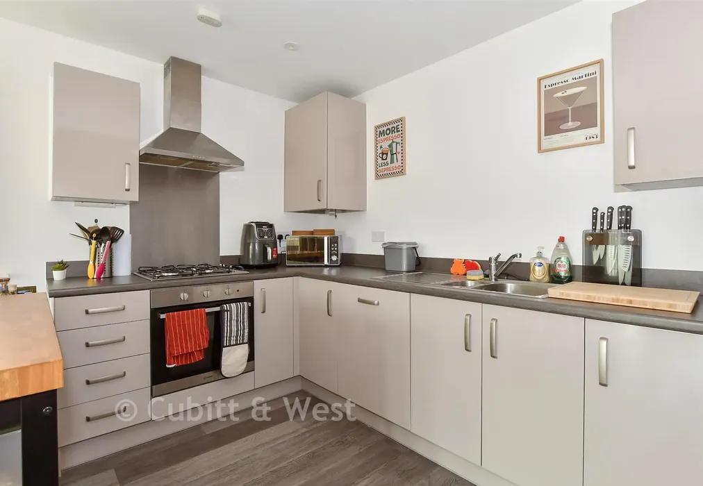 Lounge/Kitchen - Calvert Link, Horsham, West Sussex - Wards of Kent
