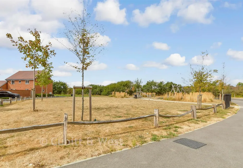 Surrounding Area - Calvert Link, Horsham, West Sussex - Wards of Kent