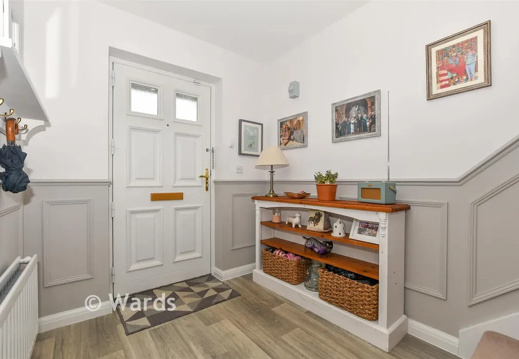 Entrance Hall - Pierce Lane, Tenterden, Kent - Wards of Kent