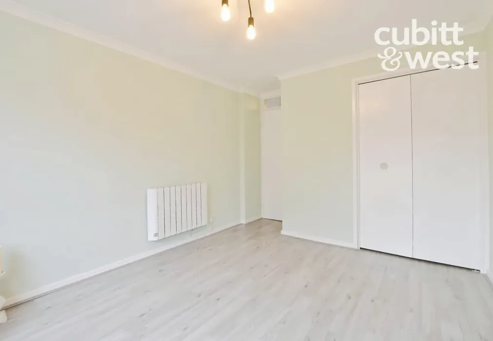 Bedroom - AVAILABLE NOW! Orchard Way, East Grinstead, RH19 - Wards of Kent