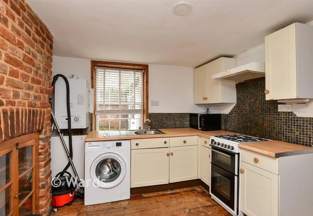 Kitchen - Love Lane, Canterbury, Kent - Wards of Kent