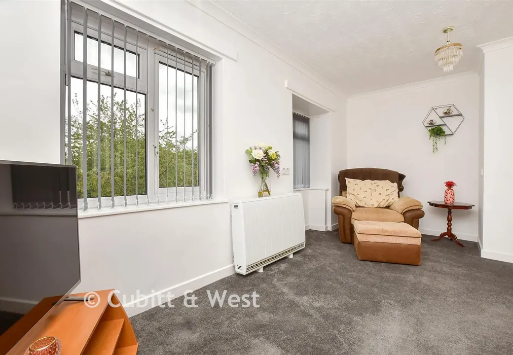 Lounge - Henbit Close, Tadworth, Surrey - Wards of Kent