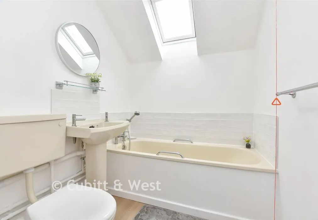 Bathroom - Henbit Close, Tadworth, Surrey - Wards of Kent