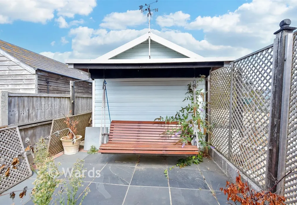 External Lifestyle Photograph - Seaview Road, Greatstone, Kent - Wards of Kent