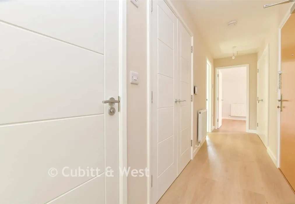 Hallway - Prospect House, Outwood Lane, Chipstead, Surrey - Wards of Kent