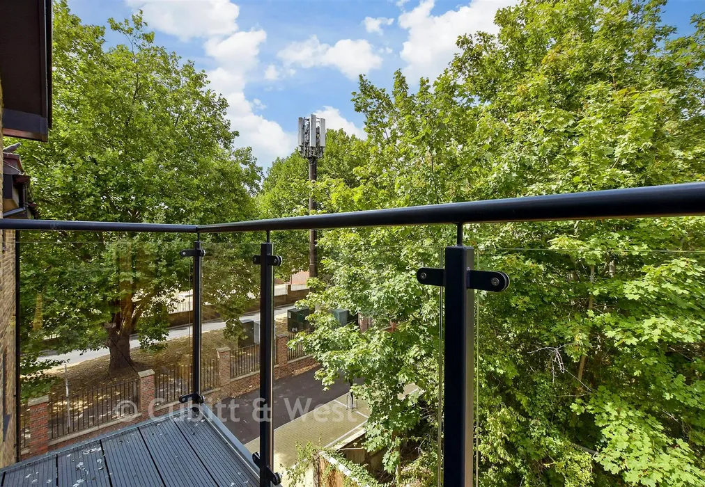 Balcony / Terrace - Prospect House, Outwood Lane, Chipstead, Surrey - Wards of Kent