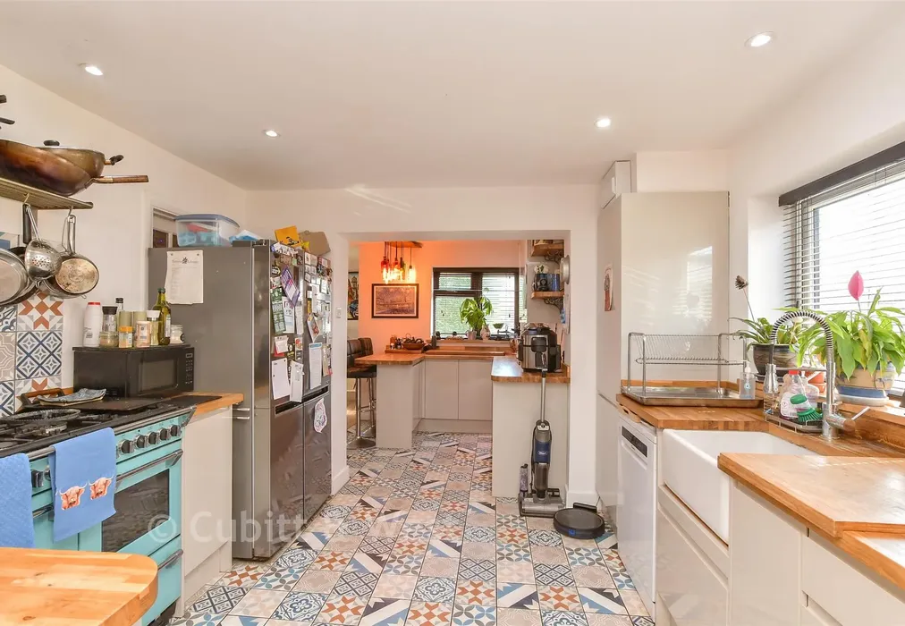 Kitchen - Farm Hill, Woodingdean, East Sussex - Wards of Kent