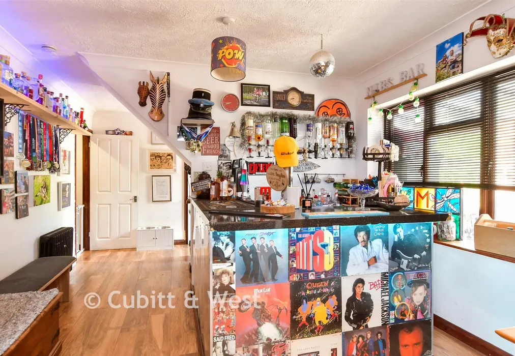 Entertainment Room - Farm Hill, Woodingdean, East Sussex - Wards of Kent