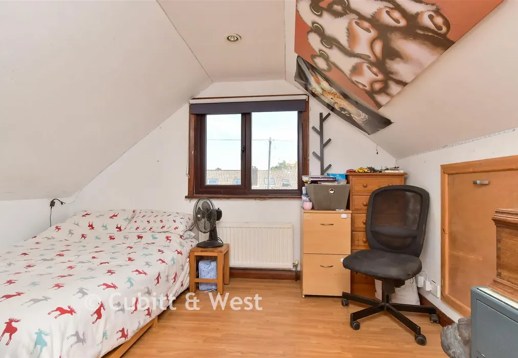 Bedroom 3 - Farm Hill, Woodingdean, East Sussex - Wards of Kent