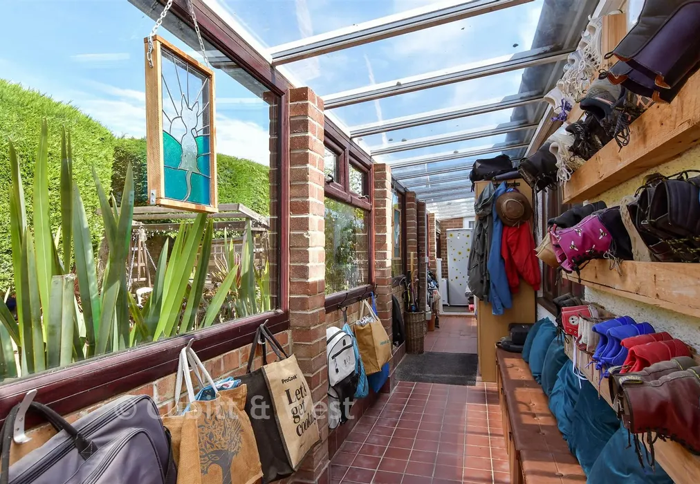 Porch - Farm Hill, Woodingdean, East Sussex - Wards of Kent