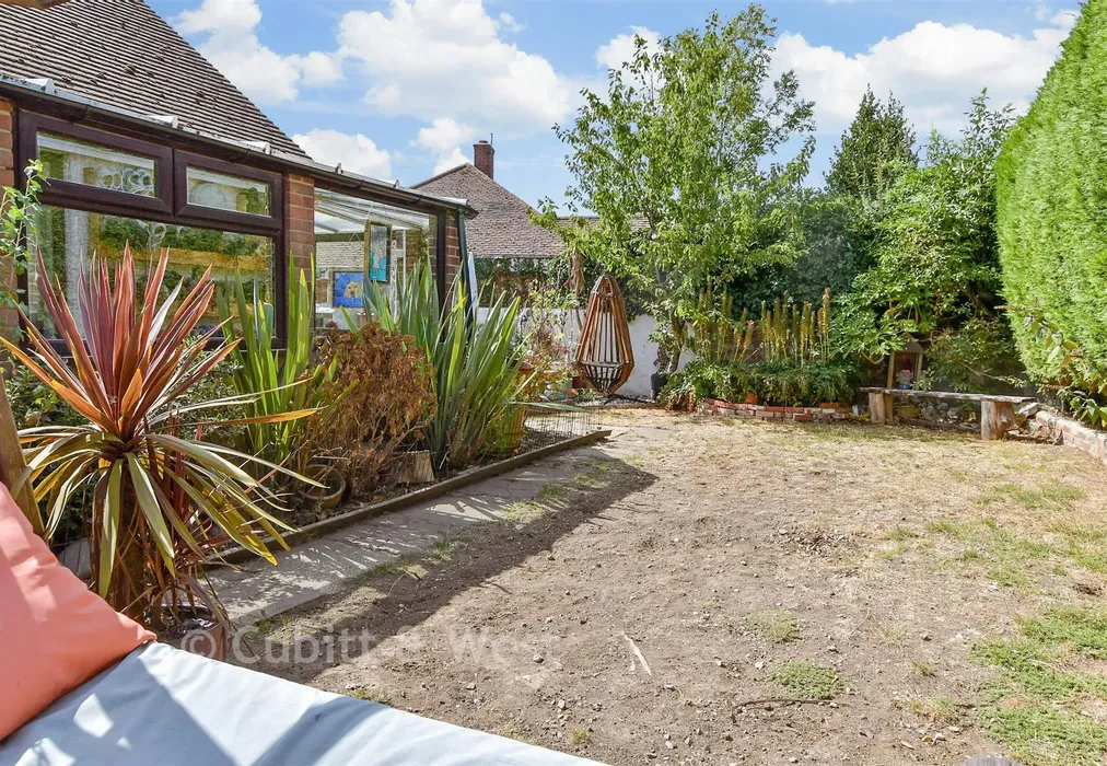 External Lifestyle Photograph - Farm Hill, Woodingdean, East Sussex - Wards of Kent