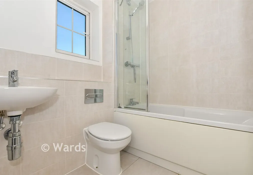 Bathroom - Silver Birch Road, Headcorn, Kent - Wards of Kent