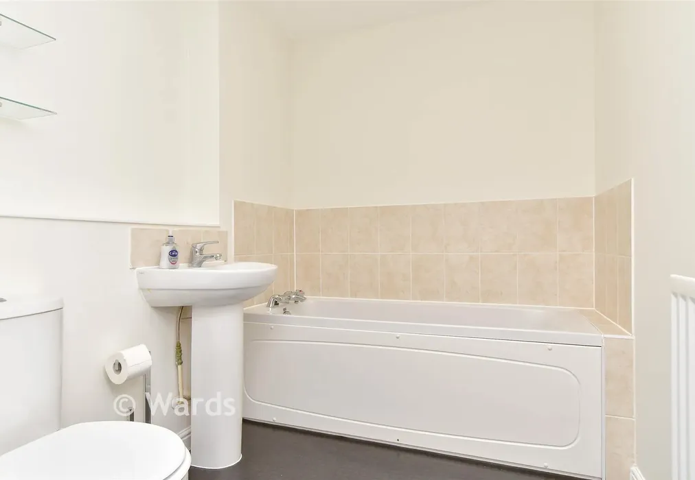 Bathroom - Abelyn Avenue, Sittingbourne, Kent - Wards of Kent