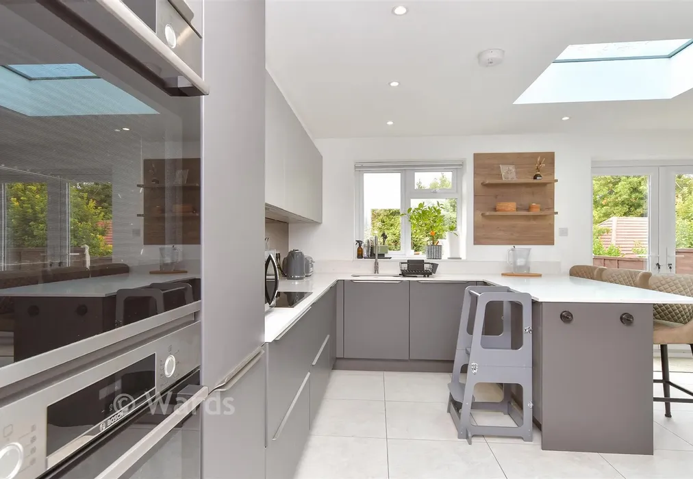 Kitchen/Breakfast Room - Valley View, Greenhithe, Kent - Wards of Kent