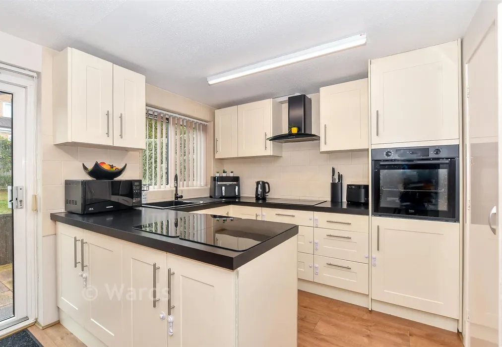 Kitchen /Diner - Nutley Close, Ashford, Kent - Wards of Kent