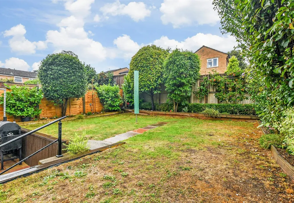 Rear Garden - Nutley Close, Ashford, Kent - Wards of Kent