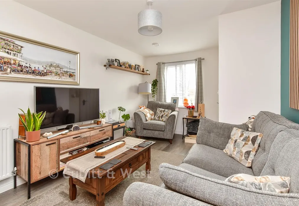Lounge/ Kitchen - Bloom Close, Worthing, West Sussex - Wards of Kent