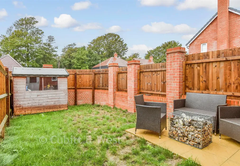 Rear Garden - Bloom Close, Worthing, West Sussex - Wards of Kent
